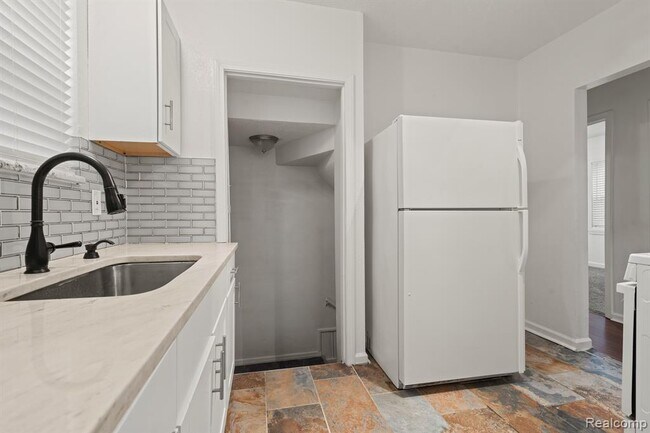 Foto del edificio - 5081 Wayburn St