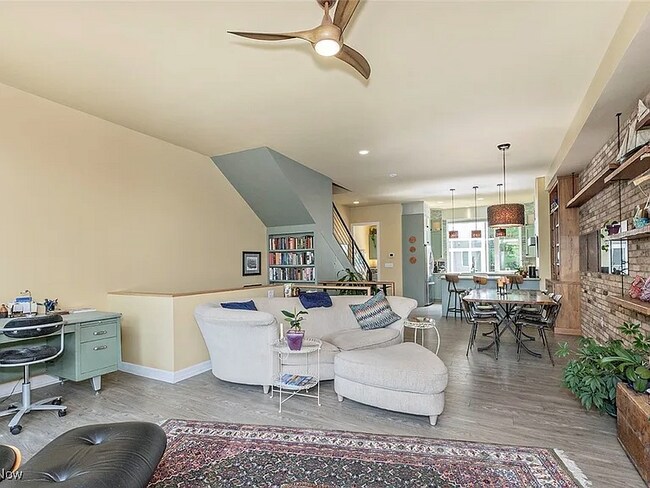Foto del edificio - 1569 E 118th St