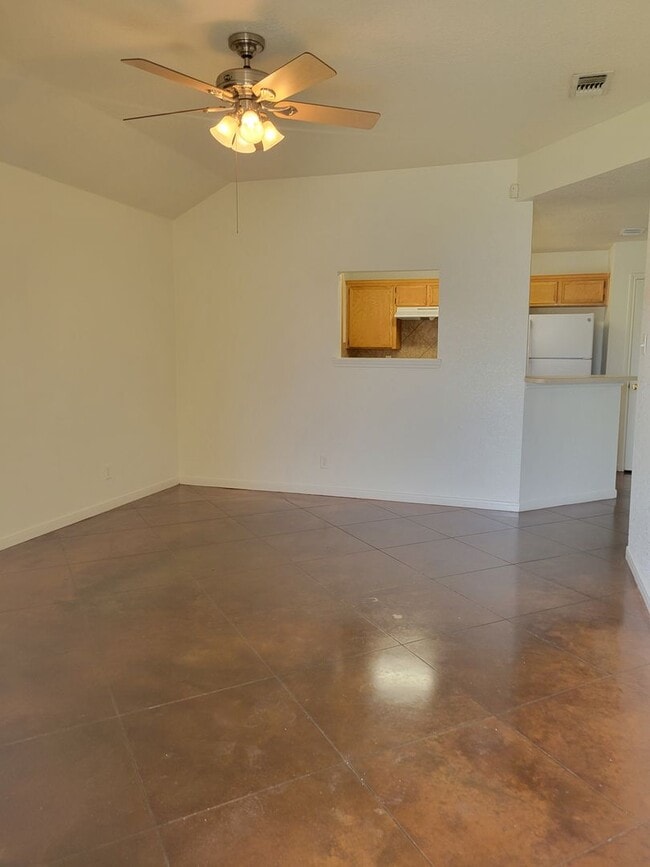 Foto del edificio - 3503 Dustin Ct