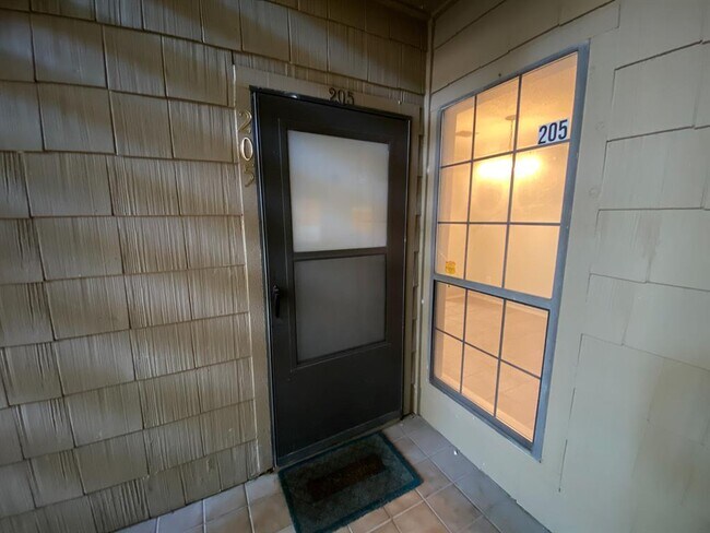 Foto del edificio - 1202 Thorpe Ln