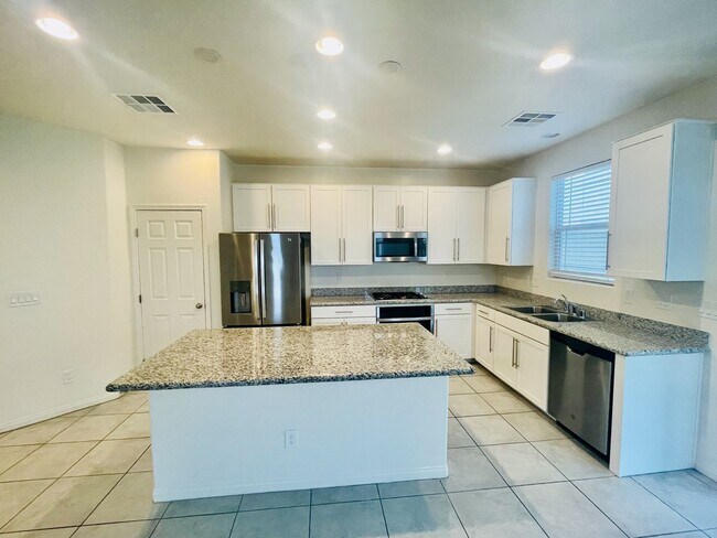 Building Photo - Stone Bridge in Summerlin 2 Bd, 2.5 Bth, L...
