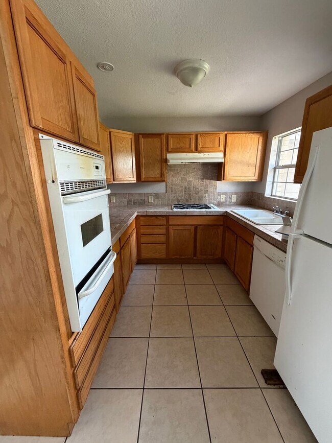 Foto del edificio - 3/4 Bedroom, 1.5 Bathroom Home for Rent!