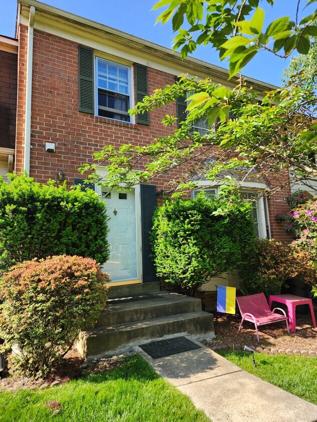 Foto principal - 9689 Scotch Haven Dr