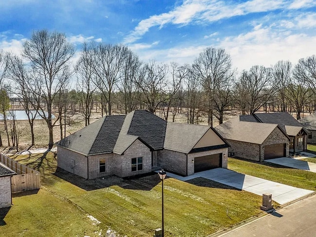 Building Photo - 145 Hayden Dr