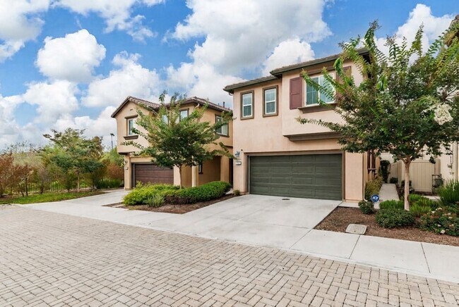 Foto del edificio - 251 Saratoga Ct