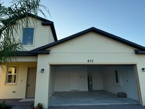 Building Photo - 673 Carlyle Way