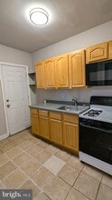 Building Photo - 412 E Walnut Ln