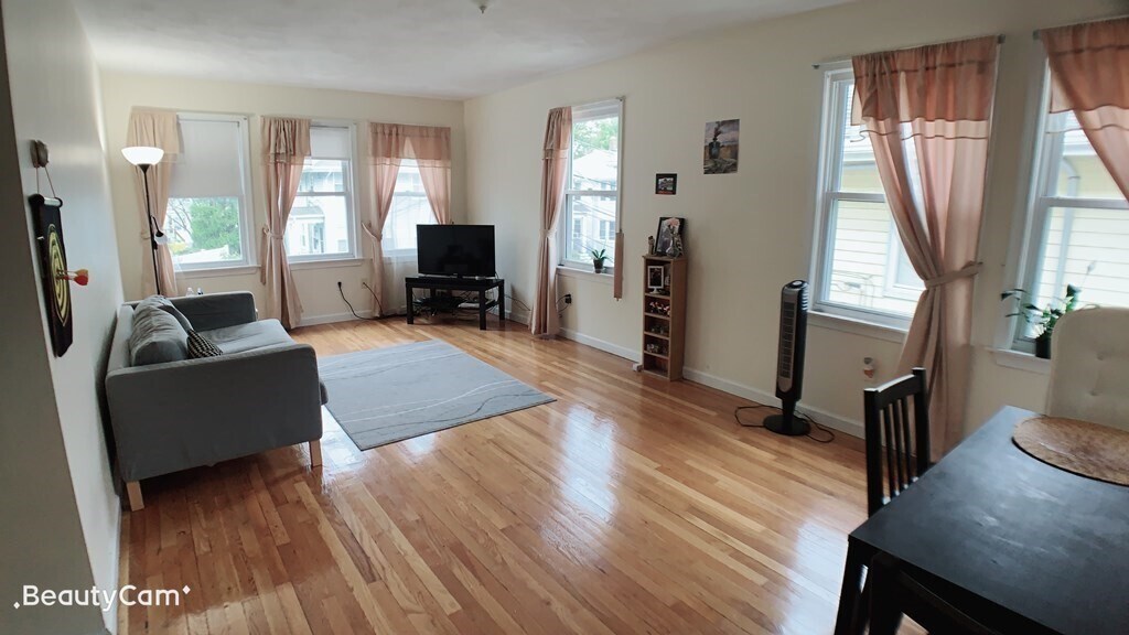 28 Ebbett Ave Unit 28, Quincy, MA 02170 Room for Rent in Quincy, MA
