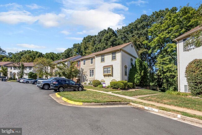 Building Photo - 5743 Burke Towne Ct