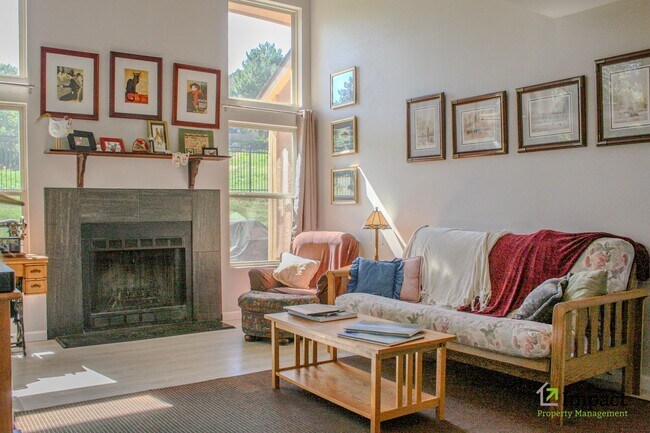 Foto del edificio - 4160 Autumn Heights Dr