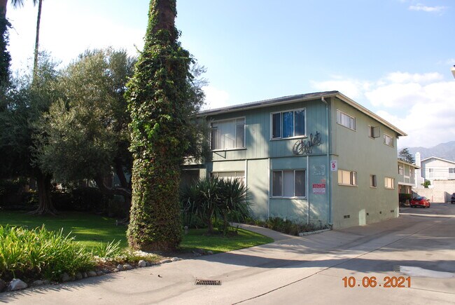 Building Photo - 743 Arcadia Ave