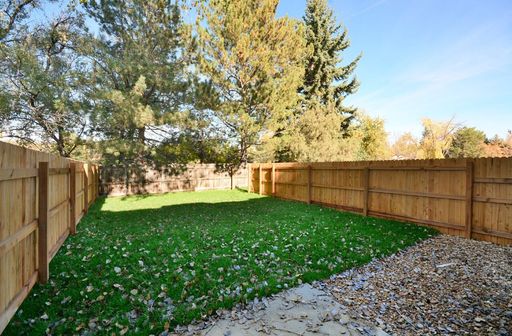 Fotografía del edificio - 4485 Driftwood Pl