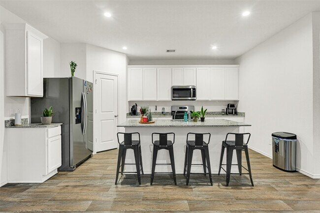 Foto del edificio - 31203 Heddington Ln