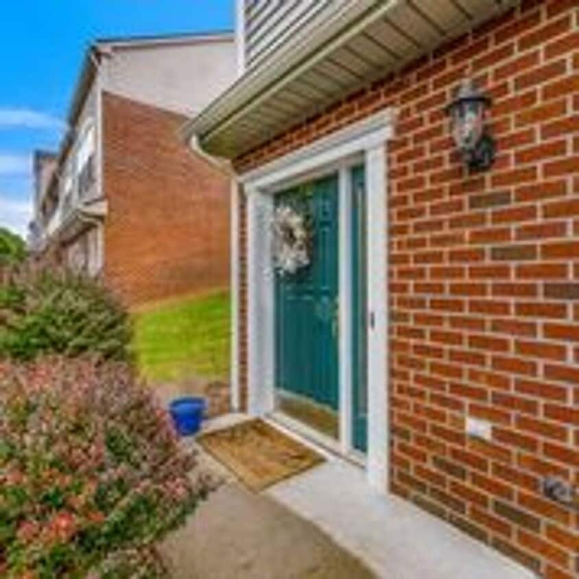 Foto del edificio - 700 Oak Tree Blvd NW