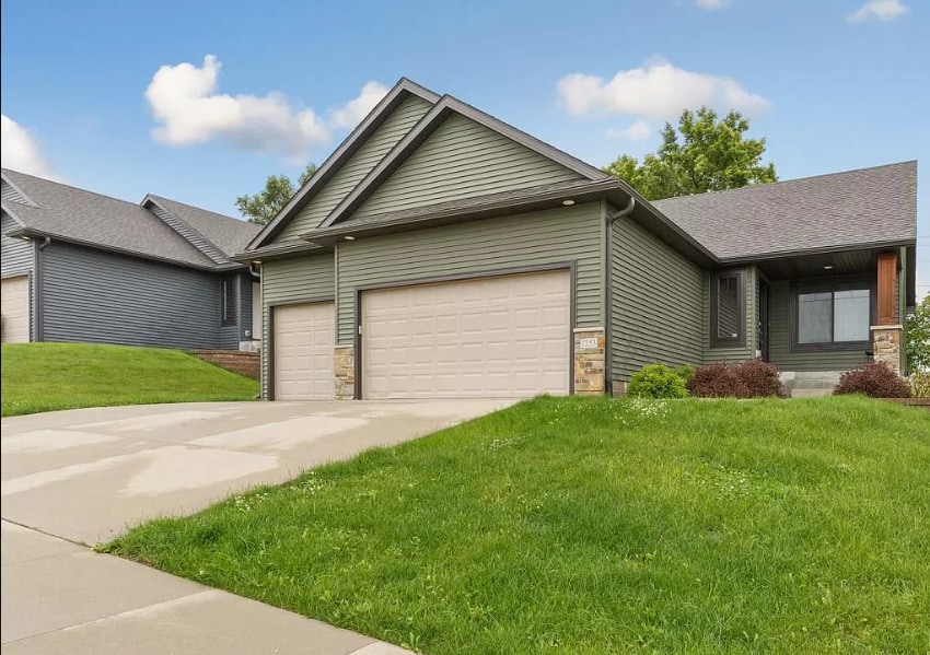 Primary Photo - 1253 Turnberry Dr SE