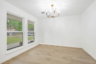 Building Photo - 725 Talmalge Hall Dr