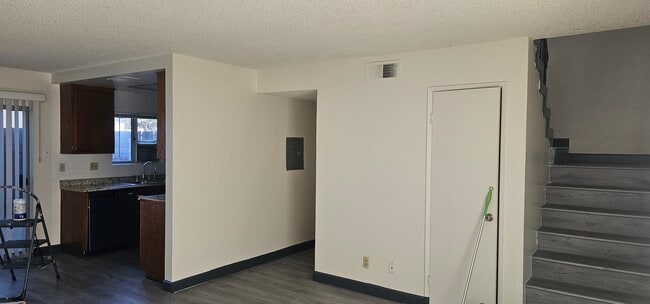 Building Photo - 204 Grayson Way