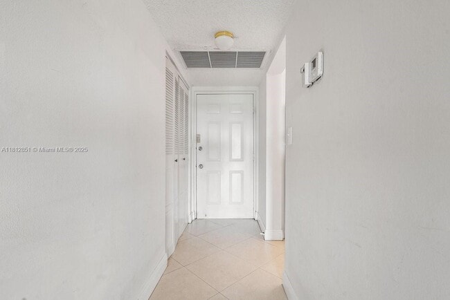 Foto del edificio - 9235 SW 8th St
