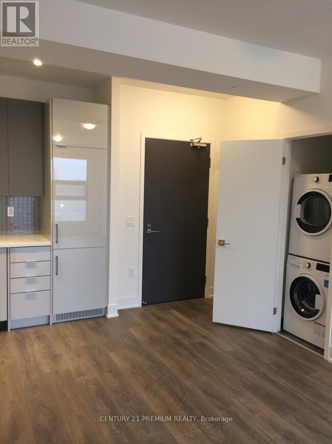 Building Photo - 2908 Hwy 7