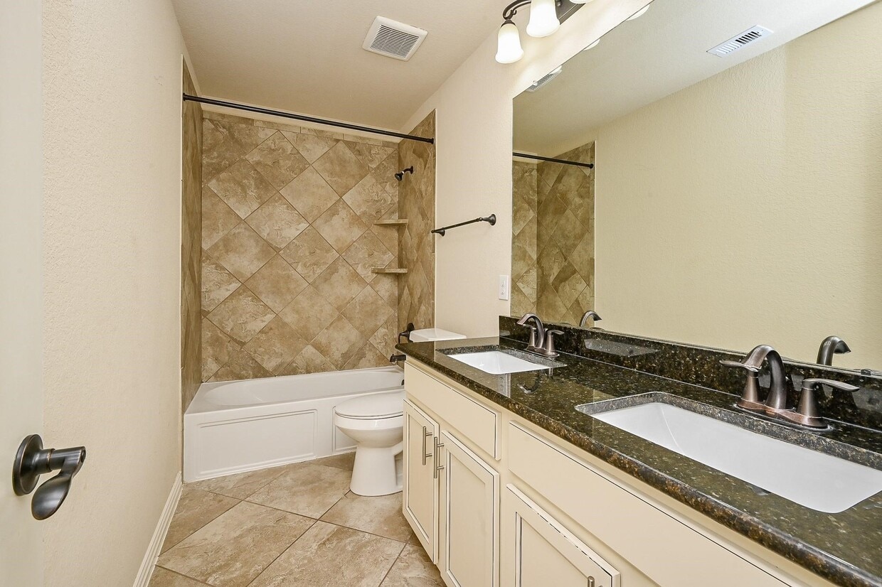 Building Photo - 14814 Raleigh's Meadow Ct