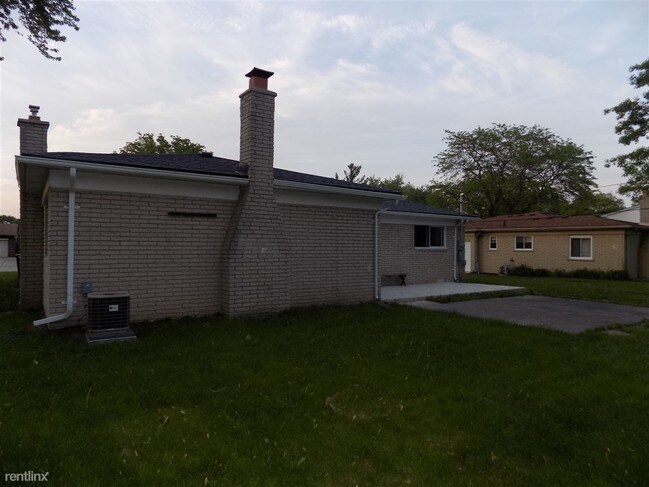 Building Photo - 3 br, 1.5 bath House - 1180 Ashley Dr