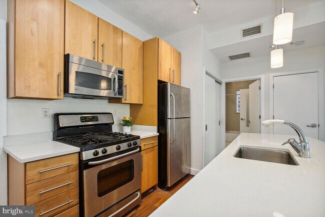 Building Photo - 1348 Euclid St NW