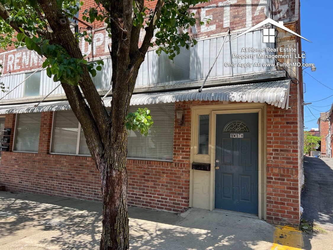 Primary Photo - 9 W 5th St
