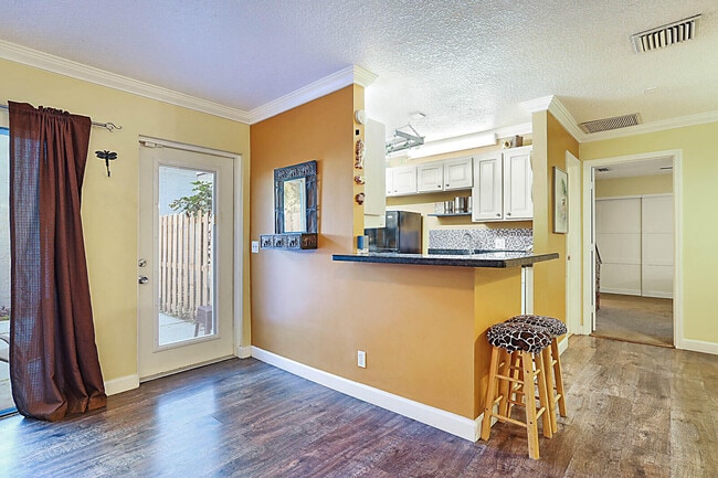 Building Photo - 30 Crossings Cir