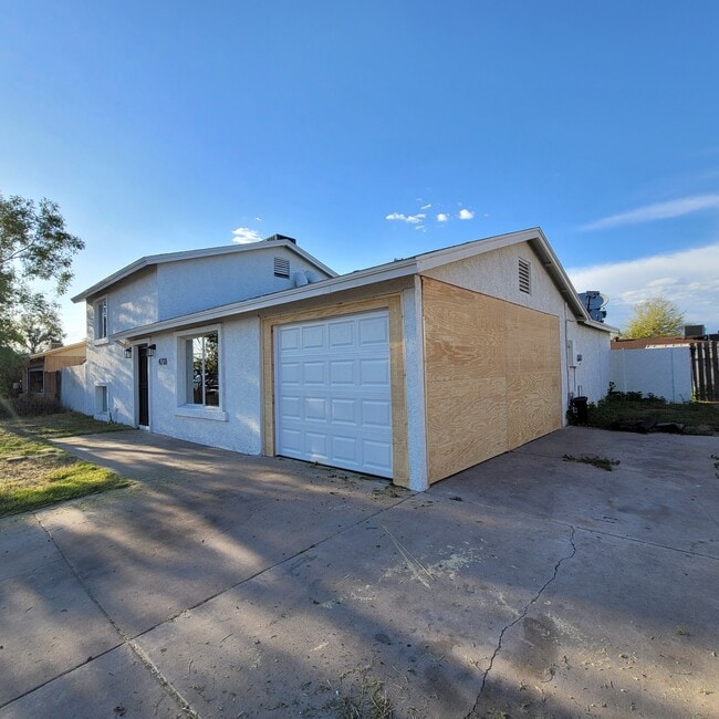 Foto del edificio - 4718 E Alta Vista Rd