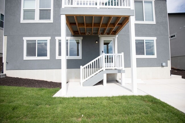 Building Photo - 1431 W Russo Dr