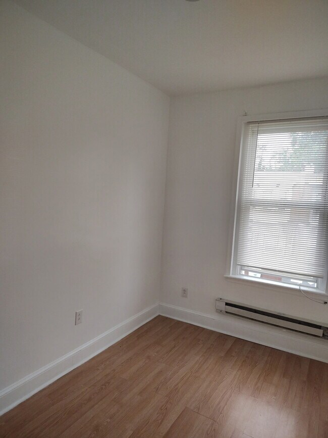 Bedroom - 5613 Wyalusing Ave