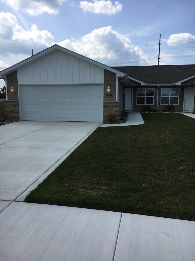 Frente de la propiedad - 8590 Jackson St