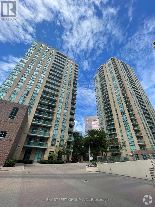 Building Photo - 906-920 OLIVE Ave