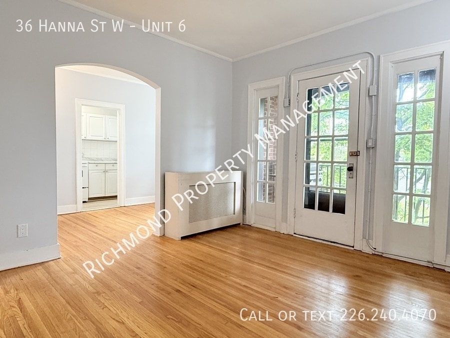Primary Photo - 36 Hanna St W