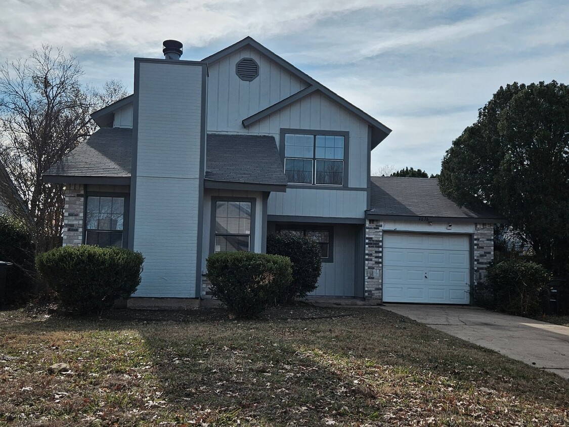 3BR SFR w/ Garage & Fenced Yard in Fort Worth - 3BR SFR w/ Garage & Fenced Yard in Fort Worth