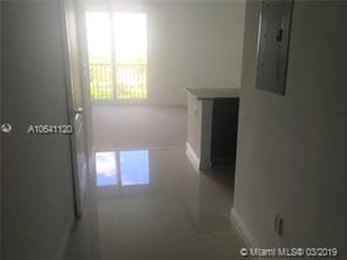 Foto principal - 2701 SW 3rd Ave