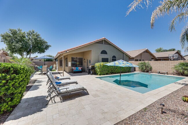 Building Photo - 43854 W Cahill Dr