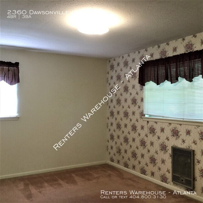 Building Photo - 4 Bedroom Brick Ranch home w/ lots of acre...