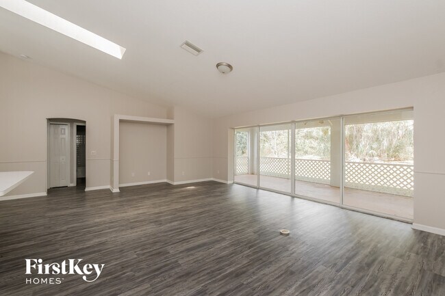 Building Photo - 2920 Tusket Ave