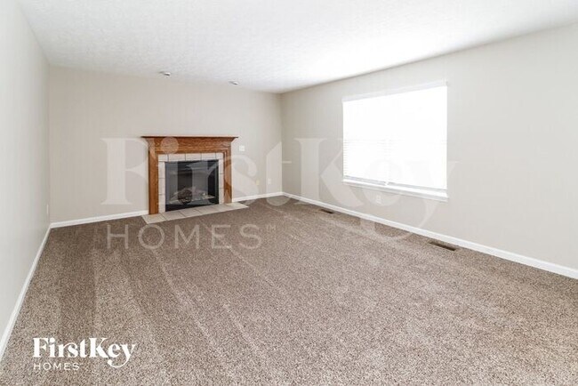 Foto del edificio - 83 Bayberry Ln