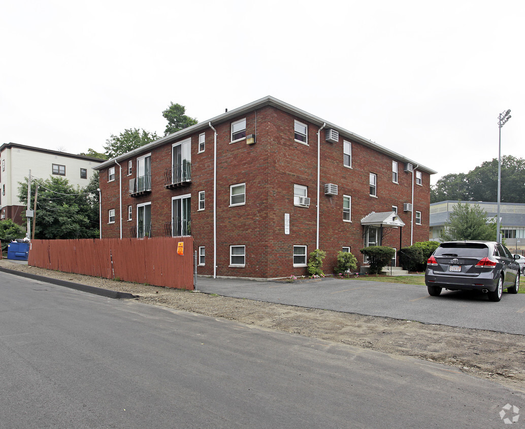 Primary Photo - University Park Apartments