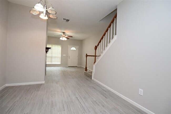 Foto del edificio - 2910 Grants Lake Blvd