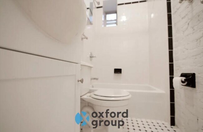 Foto del edificio - 2 bedroom in BROOKLYN NY 11201
