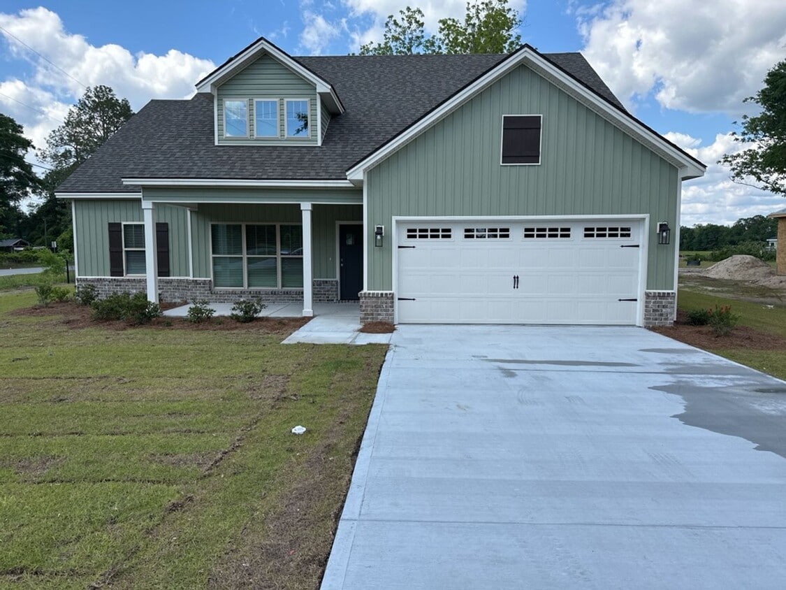 15 Ennis Rd, Pembroke, GA 31321 House Rental in Pembroke, GA