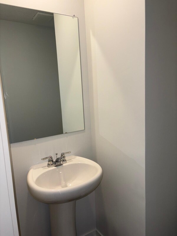 Foto del edificio - 7055 Blackmer Ridge Blvd