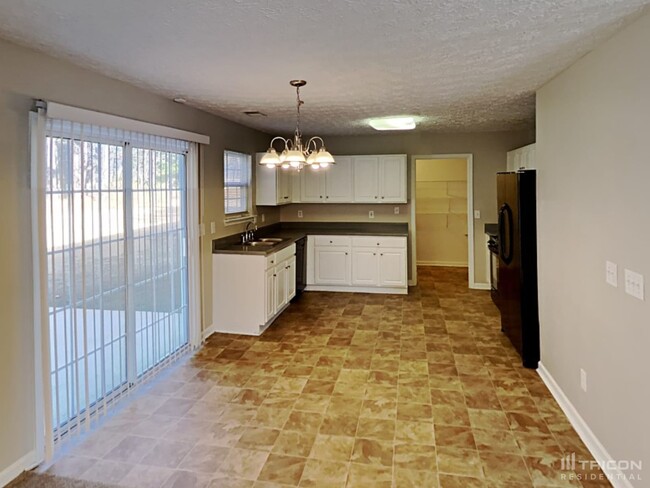 Foto del edificio - 4586 Darrowby Dr