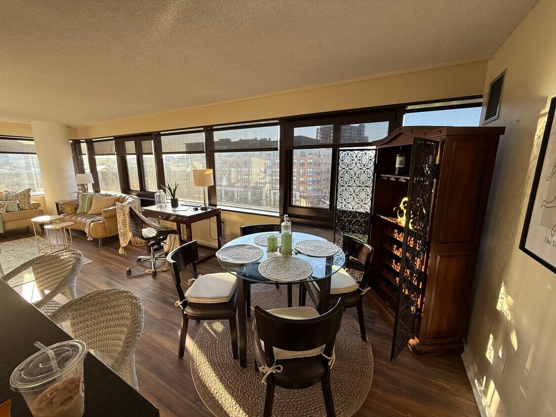 Foto principal - 127 Greyrock Pl