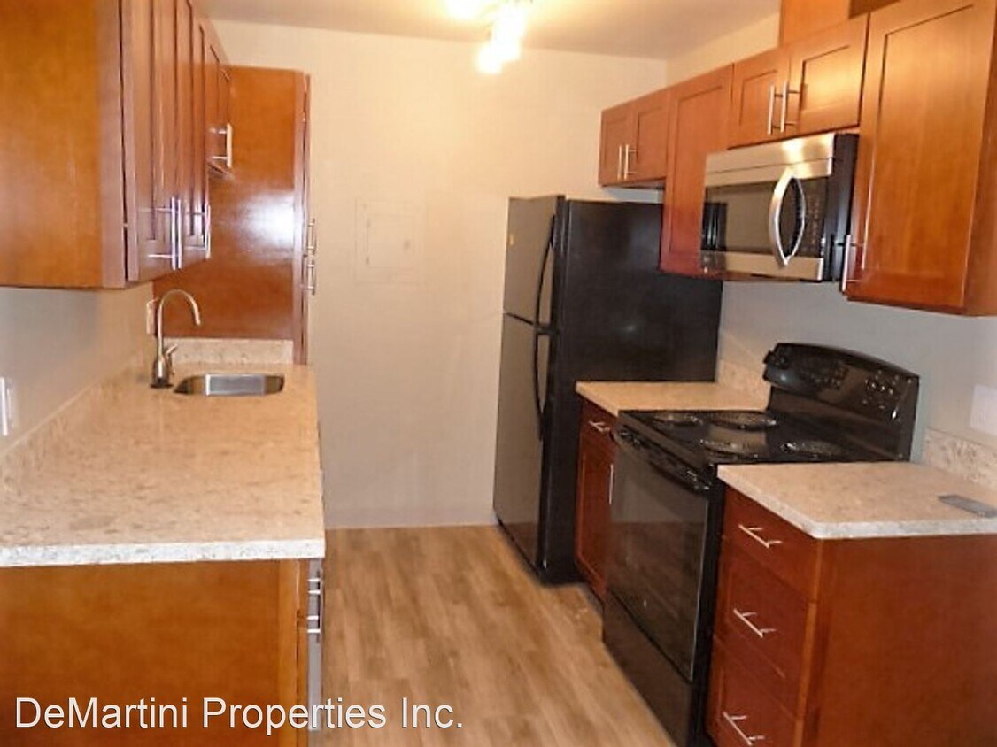 Primary Photo - 920 N 100th St