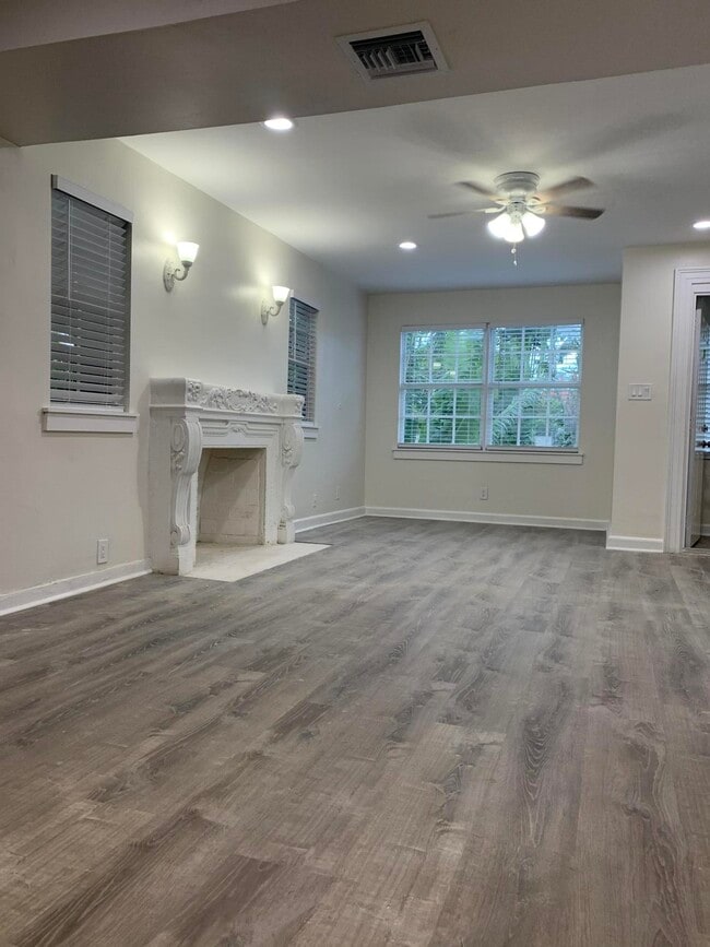 Building Photo - 2607 Spruce Ave