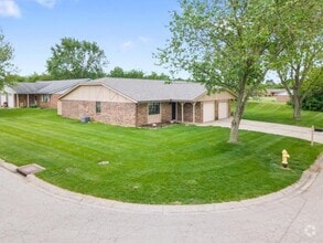 Building Photo - 3477 Redbud Dr